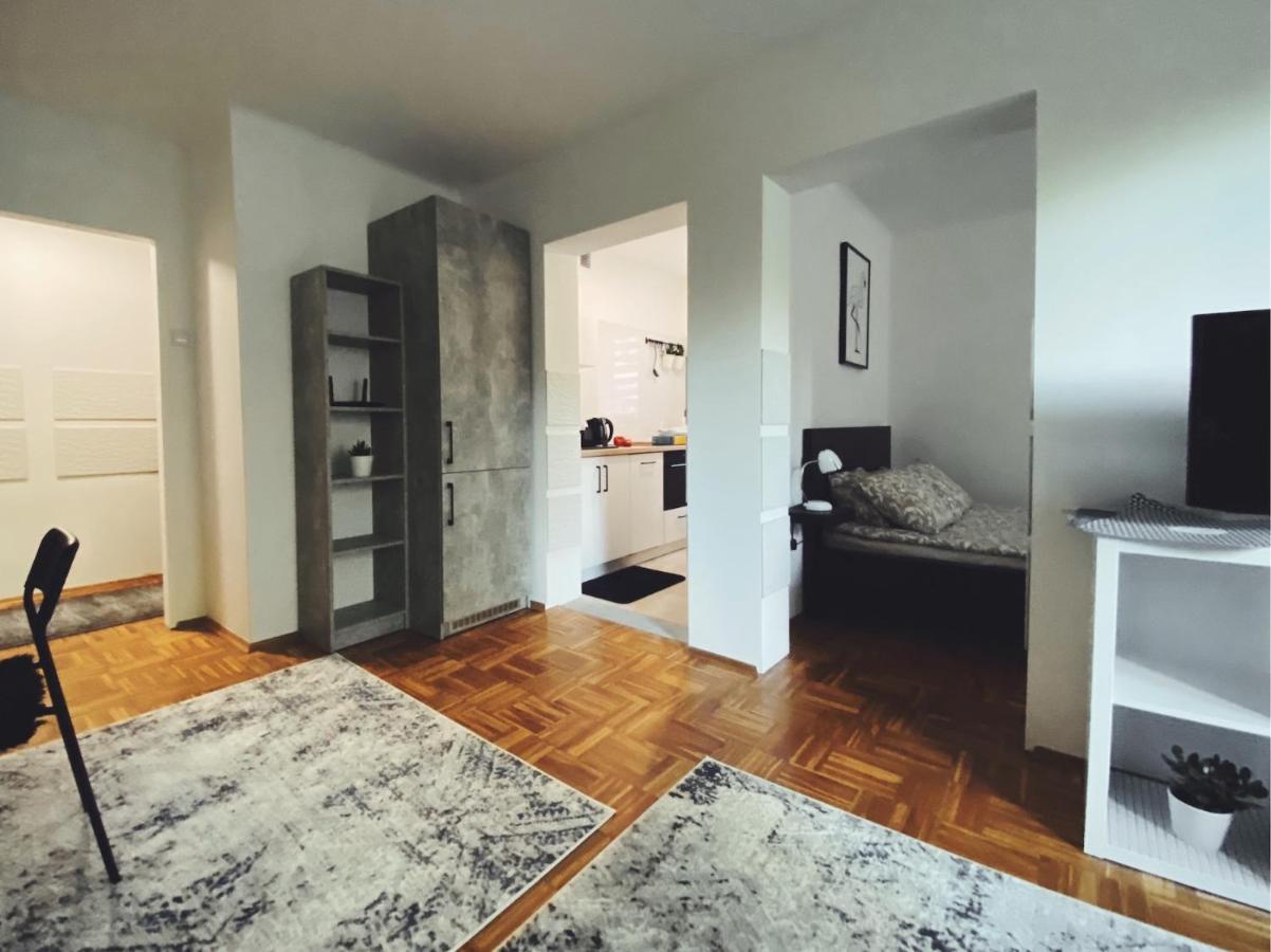 23 Apartment *